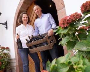 Begruessung Sektkellerfuehrung Weingut Wilhelmshof